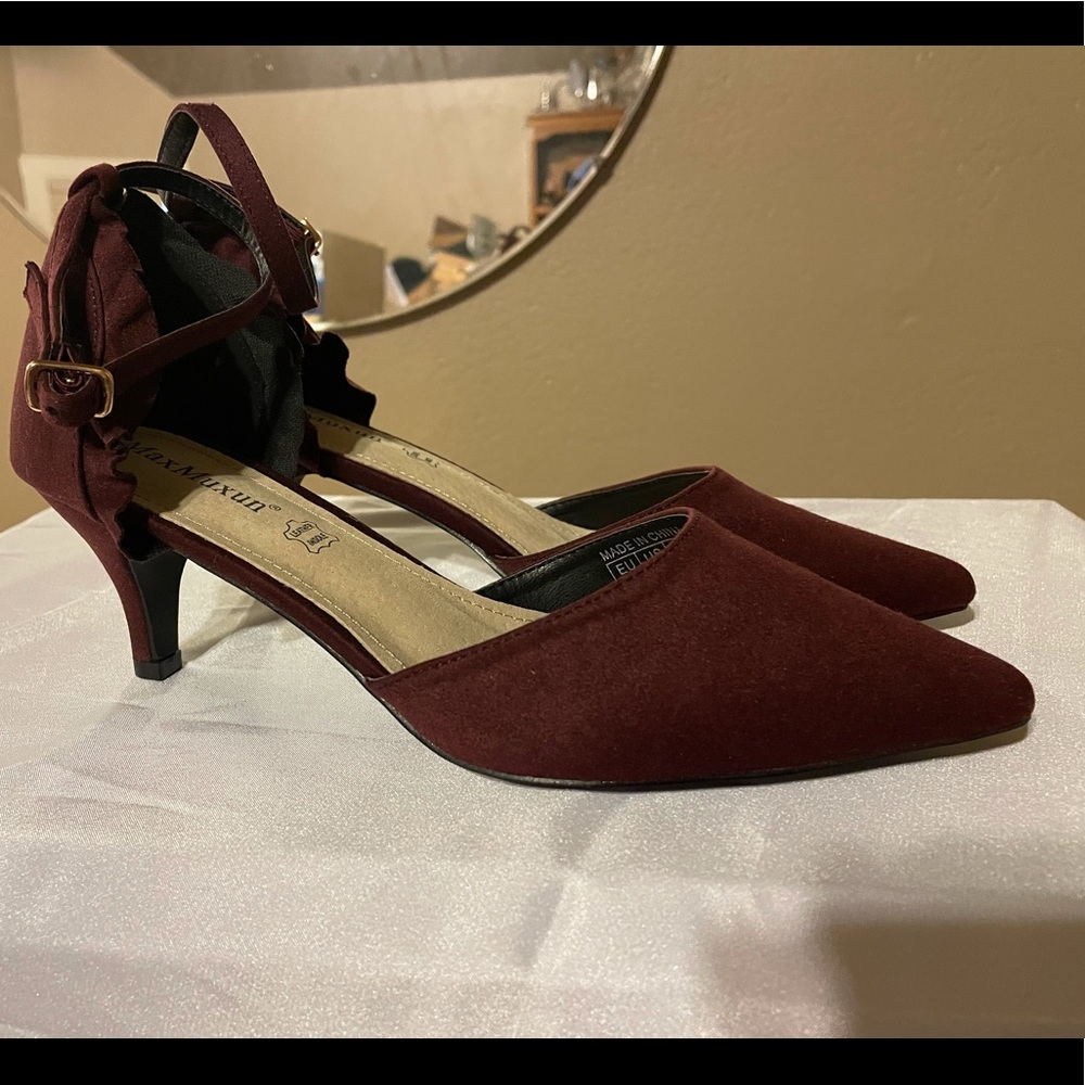 Kitten heels